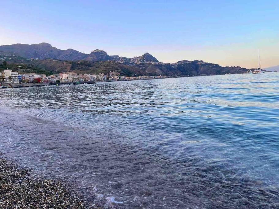 Casa Vacanza Giardini Naxos Taormina Miranaxos Exterior photo