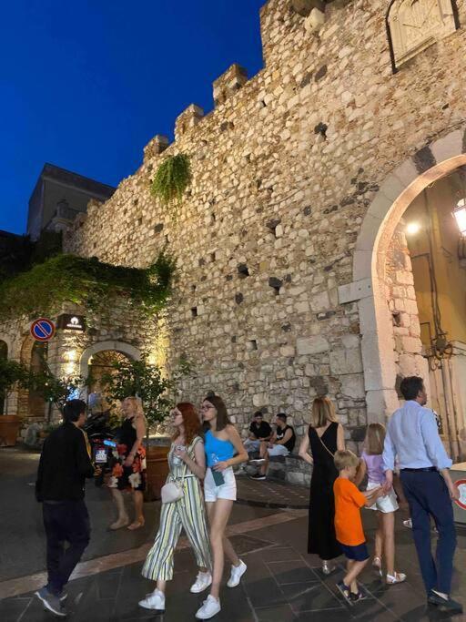Casa Vacanza Giardini Naxos Taormina Miranaxos Exterior photo