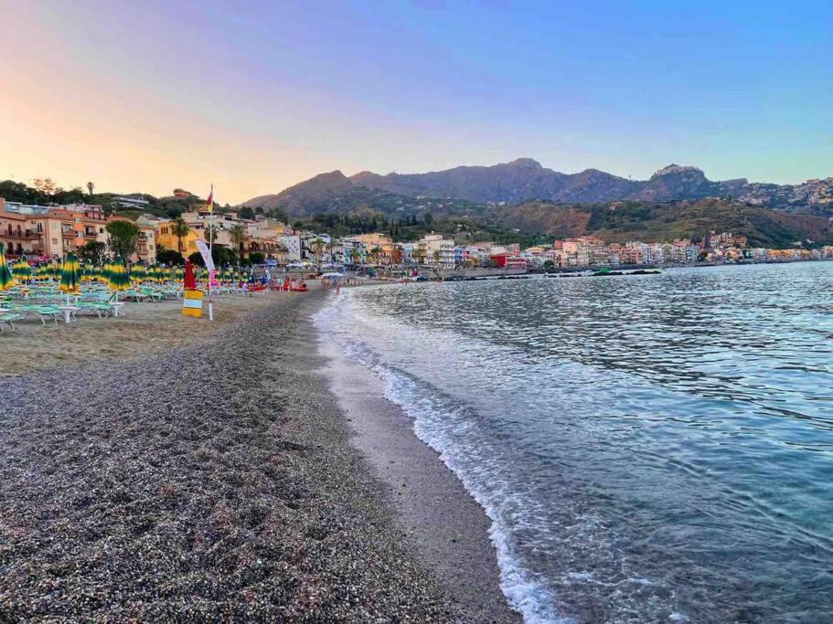 Casa Vacanza Giardini Naxos Taormina Miranaxos Exterior photo