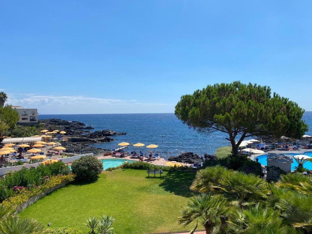 Casa Vacanza Giardini Naxos Taormina Miranaxos Exterior photo