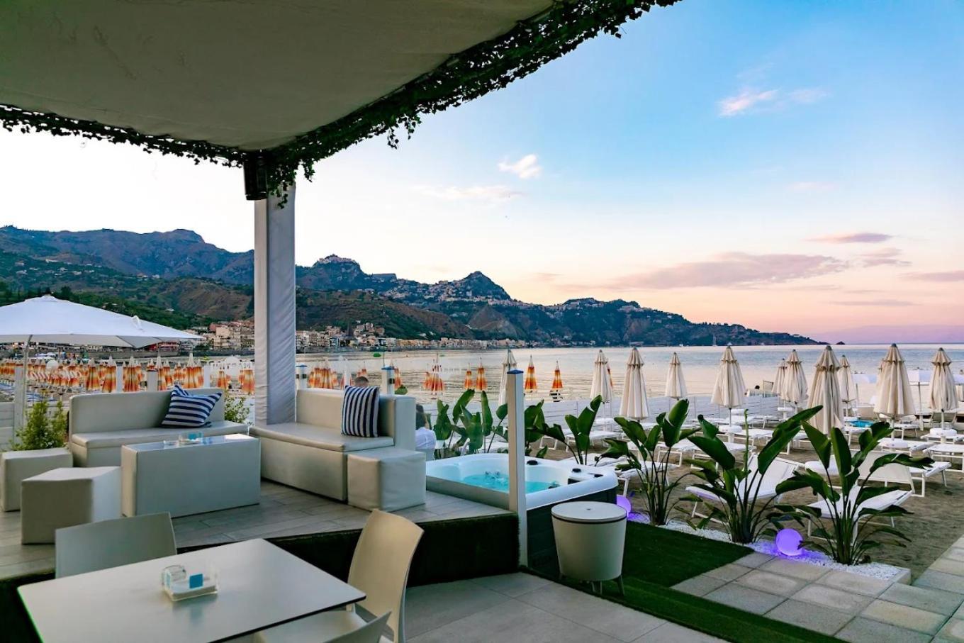 Casa Vacanza Giardini Naxos Taormina Miranaxos Exterior photo